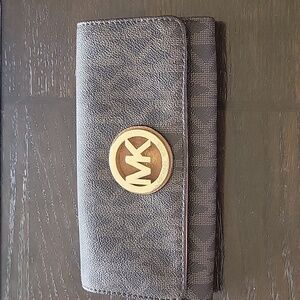 Michael Kors wallet